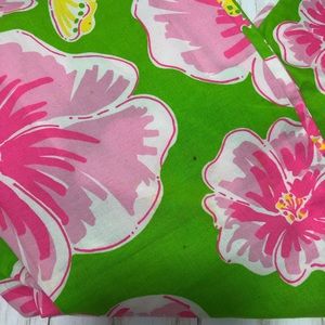 Lilly Pulitzer Pants - Lilly Pulitzer White Label Flower Capris Sz 8 Lilly Pulitzer Pants - Lilly Pulitzer White Label Flower Capris Sz 8